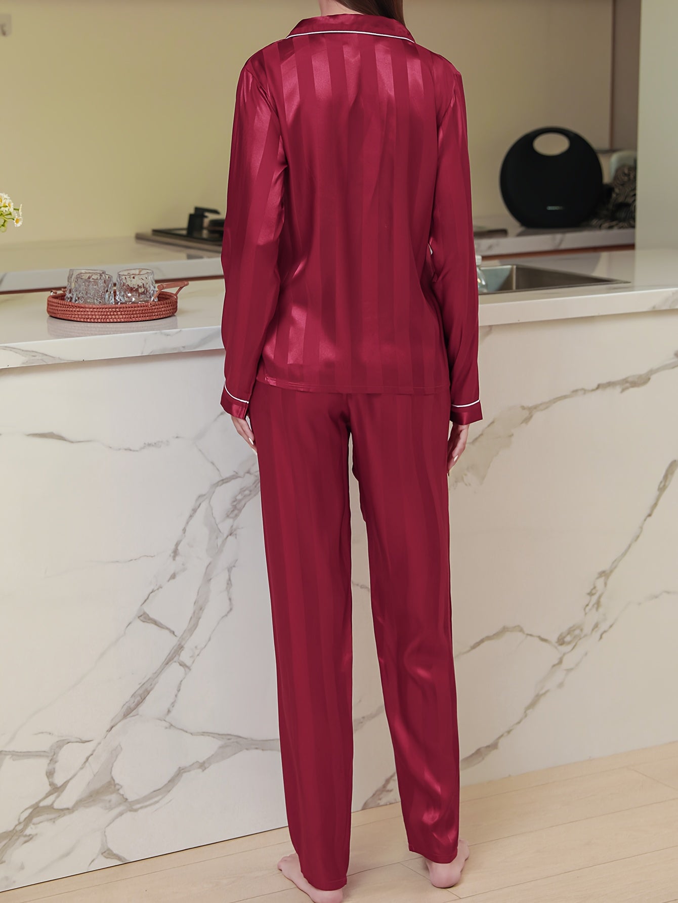 Pyjama rayé à manches longues pour couple, composé d'un haut et d'un pantalon boutonnés. Assortiment de pyjamas pour couples, idéal pour la nuit, confortable à la maison.