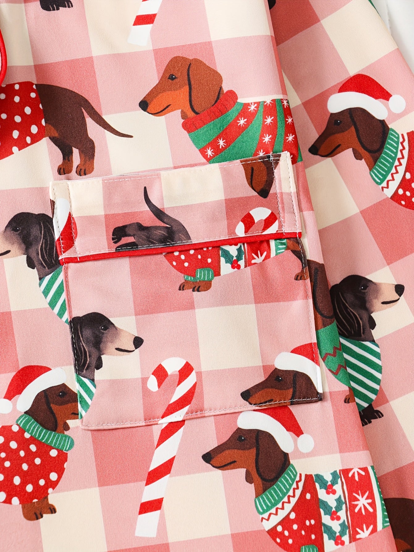 Ensemble pyjama manches longues femme imprimé teckel, pyjama vichy rose festif, cadeau idéal pour les amoureux des chiens, pour une séance photo de famille le matin de Noël